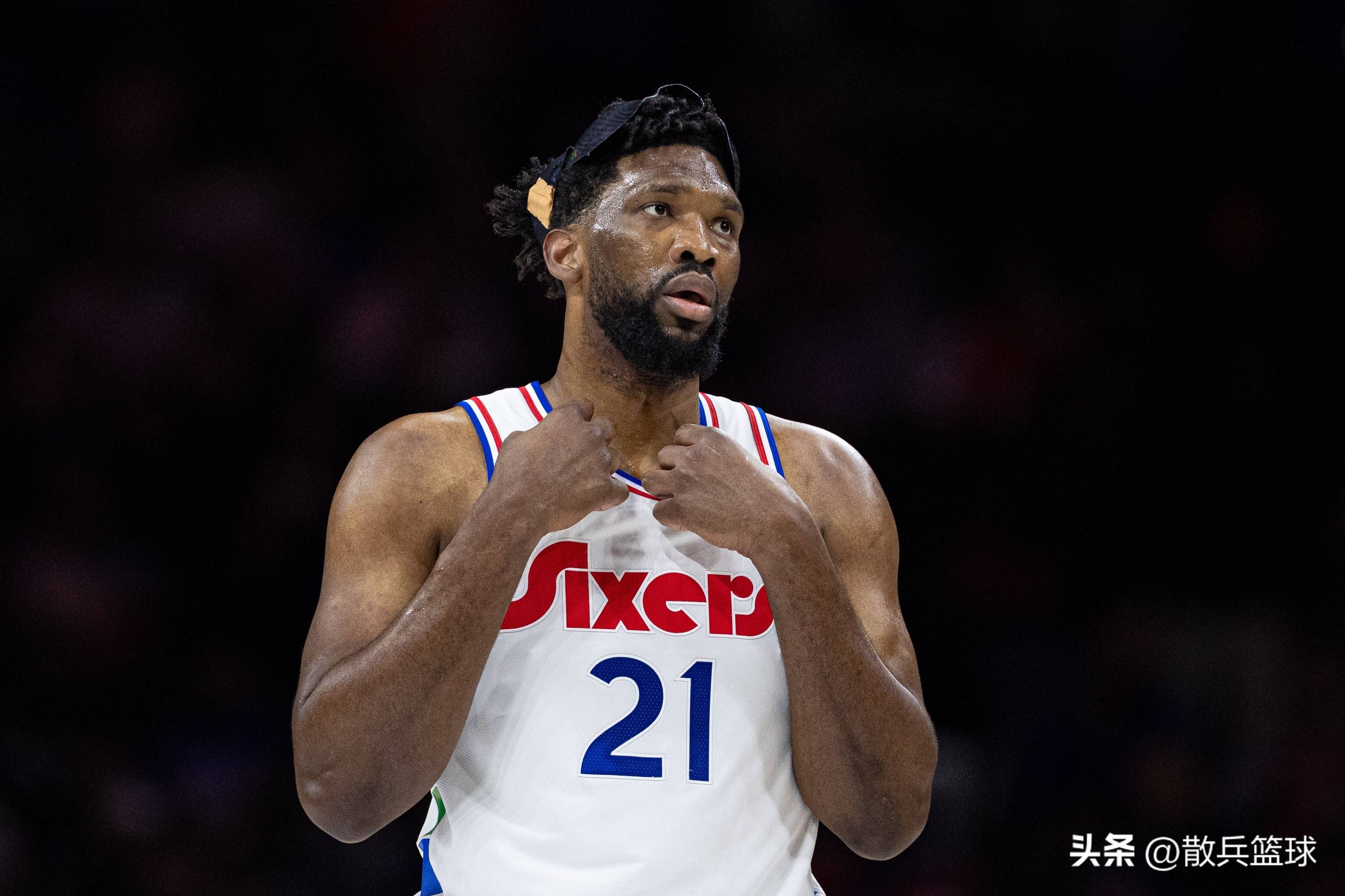 击败强敌!猛龙队球员在比赛中展现实力 击败强敌!猛龙队球员在比赛中展现实力