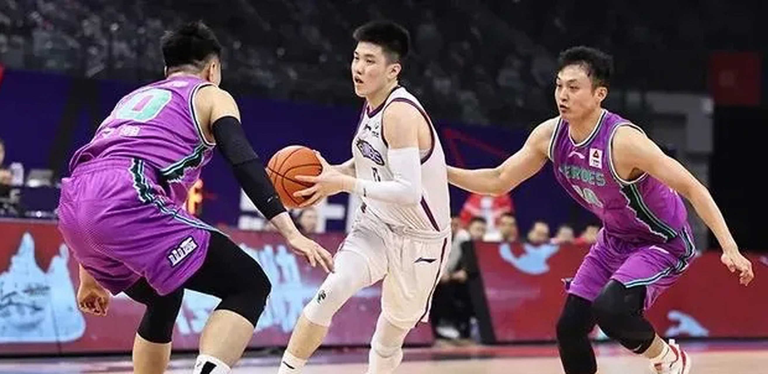 天津队横扫辽宁队,迎来连胜 天津队横扫辽宁队,迎来连胜