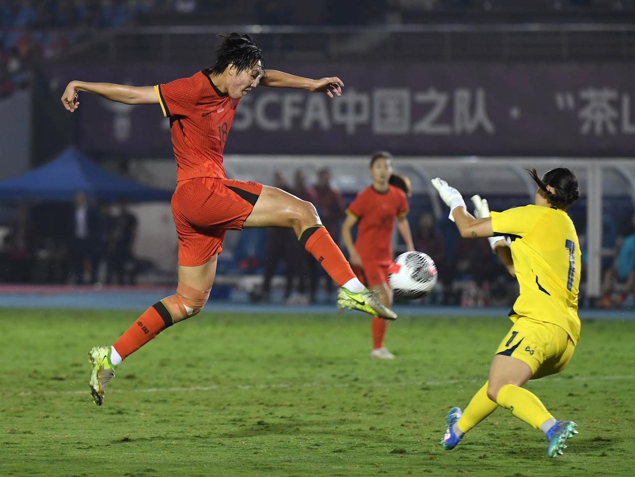 中国女足在国际比赛中大获全胜