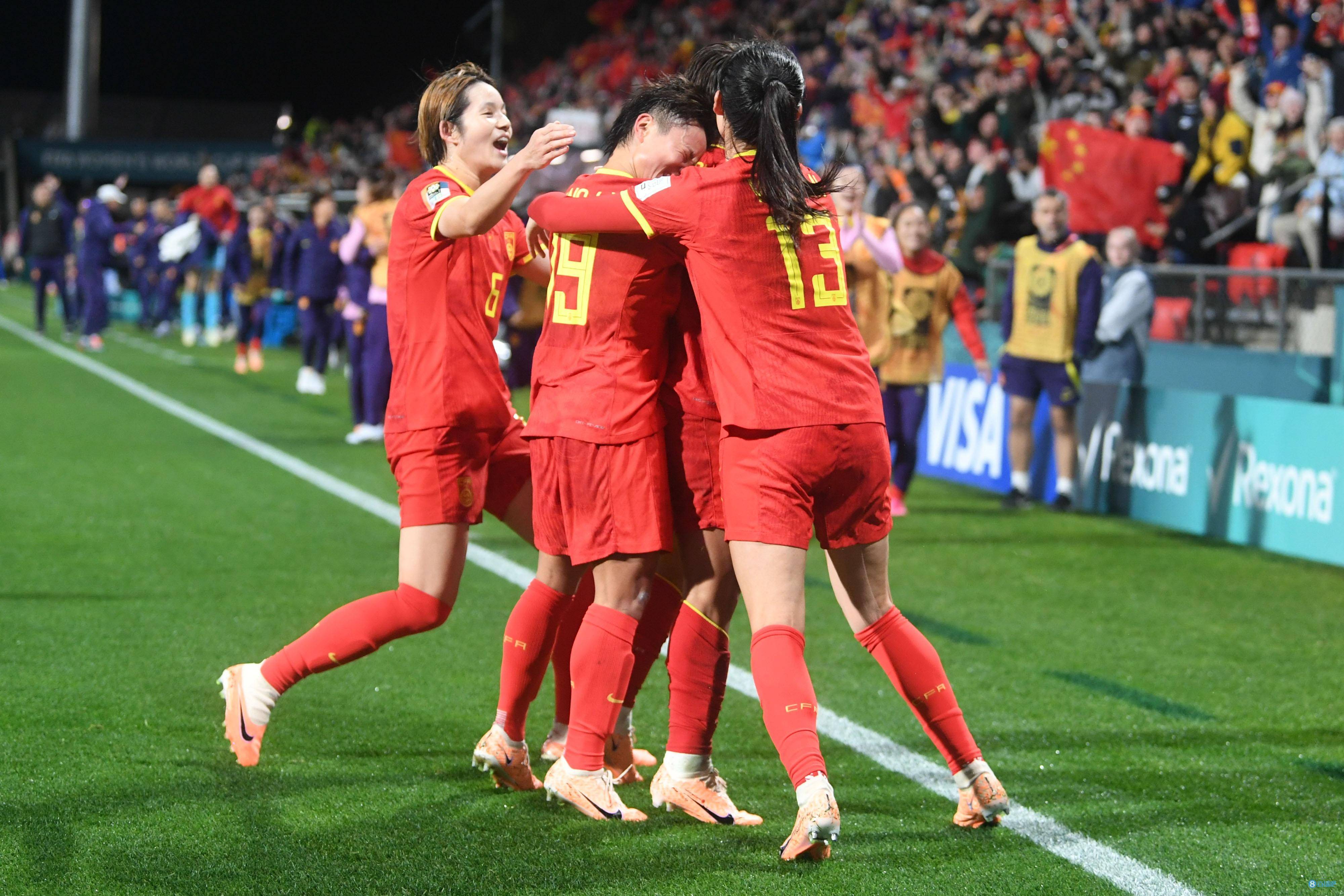 中国女足在国际比赛中大获全胜