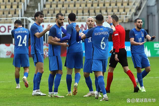 斯洛伐克队在爱沙尼亚足球场备战