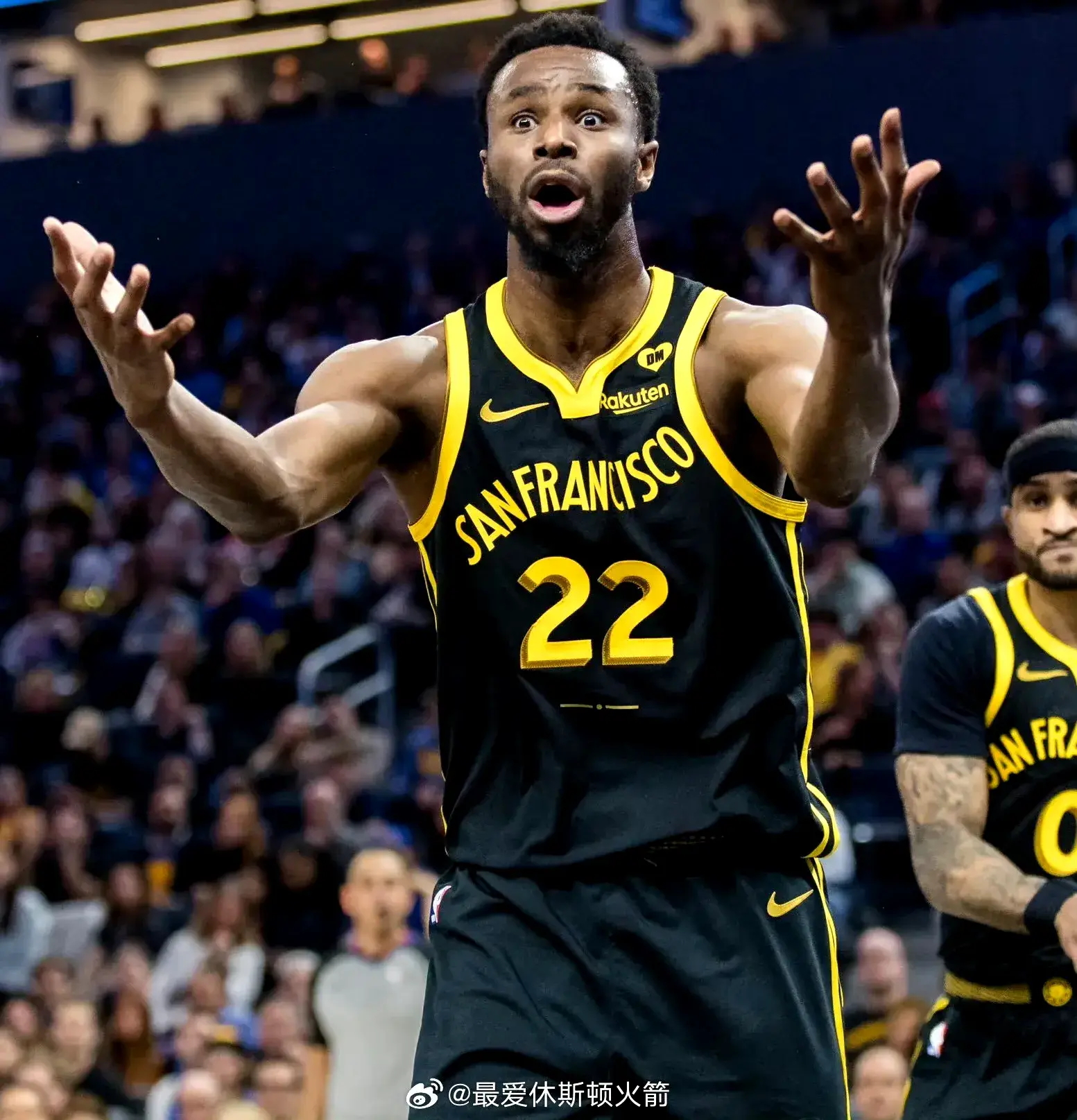 包含勇士队面临危机，主教练寻找解决之道的词条