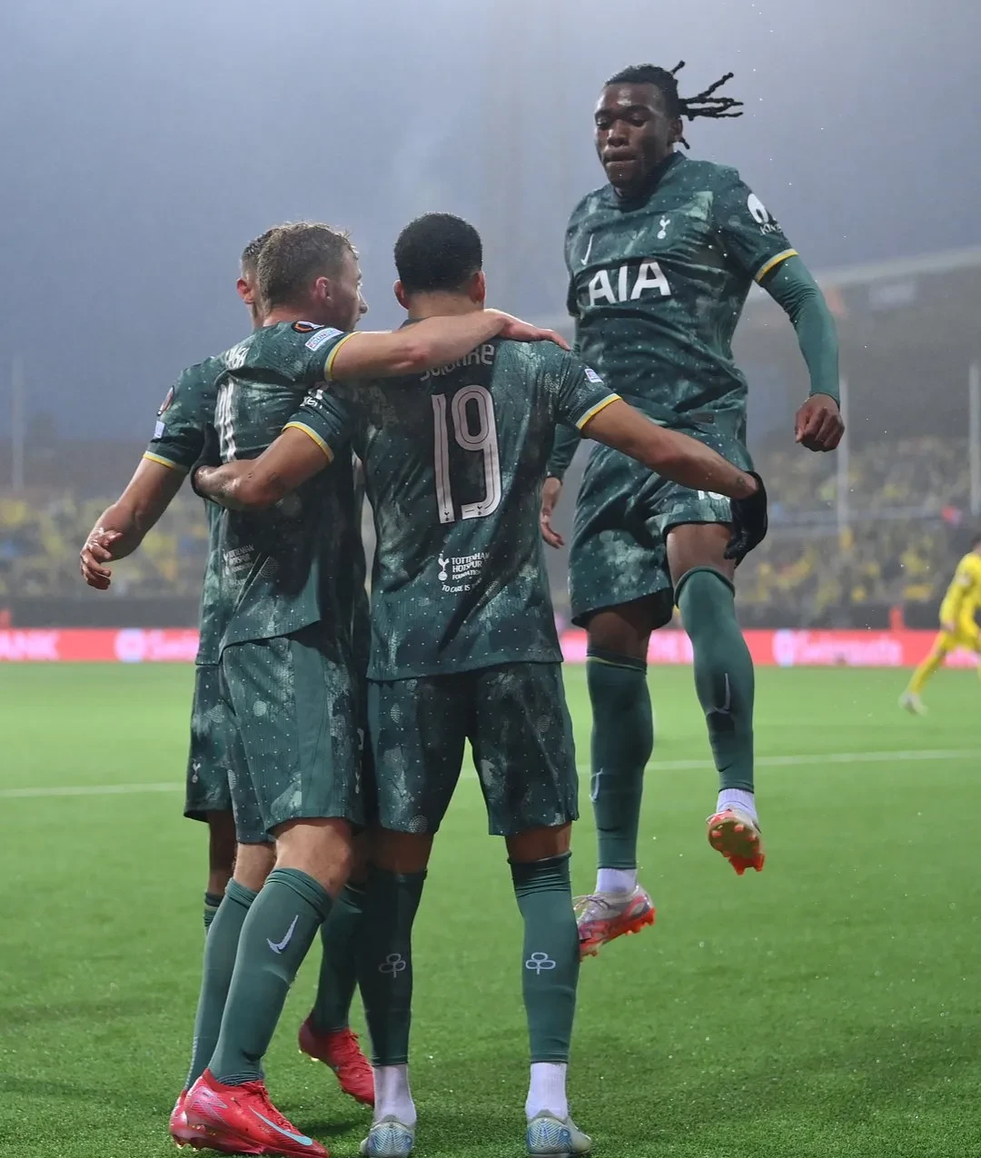 防线不稳,托特纳姆热刺客场惨败的简单介绍 防线不稳,托特纳姆热刺客场惨败的简单介绍