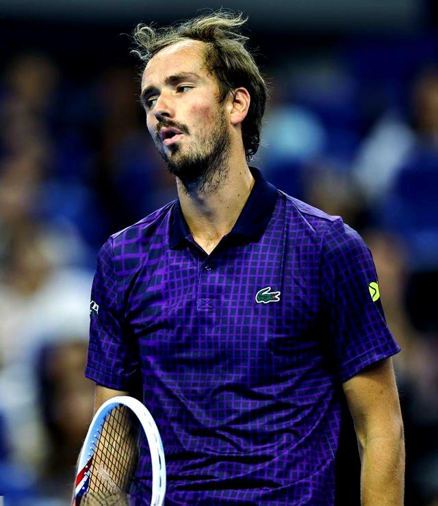 包含拉沃尔杯力克联合杯，梅德韦杰夫高光表现的词条