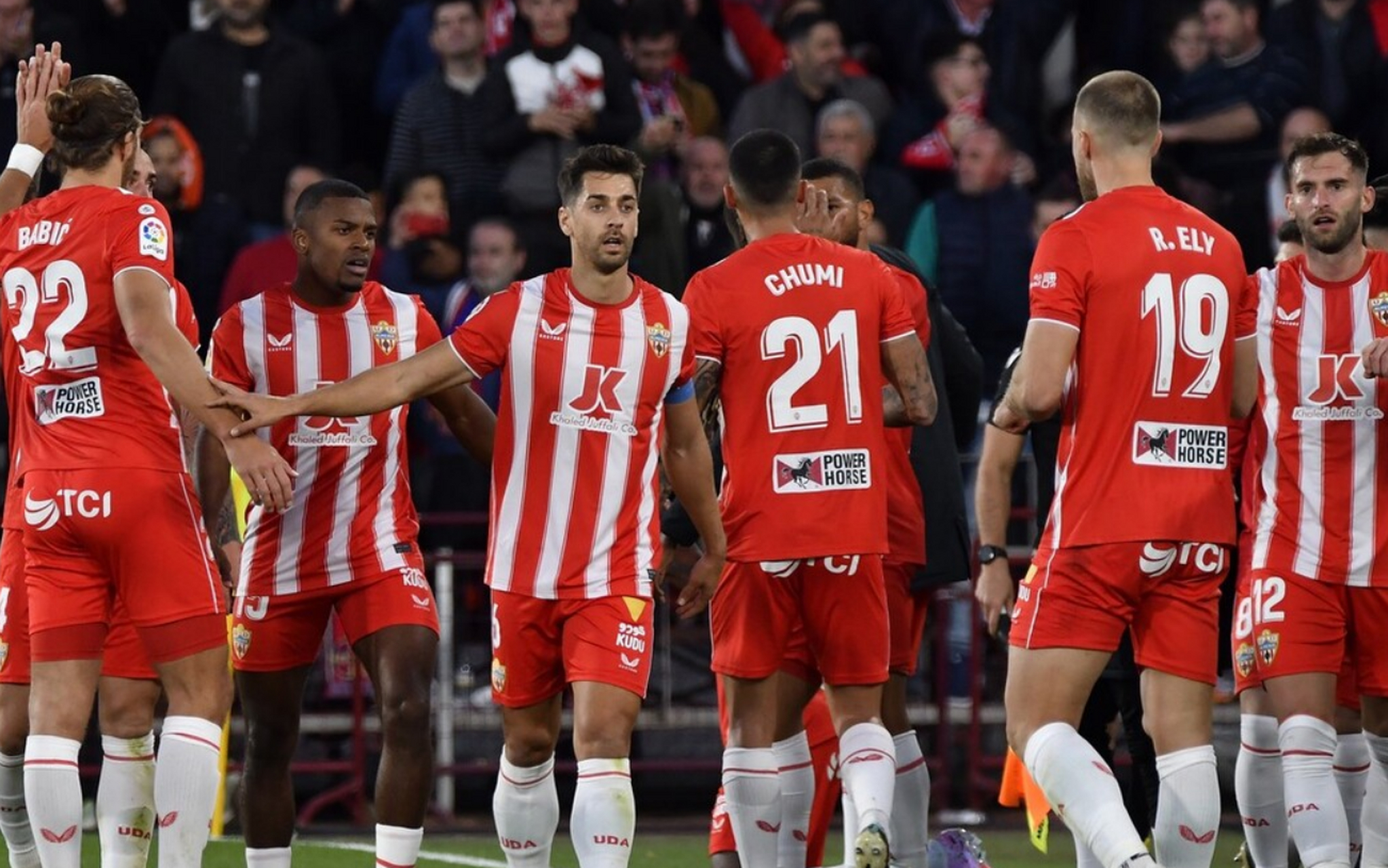 关于莱昂内斯客场逼平阿尔梅里亚，保级压力减轻的信息