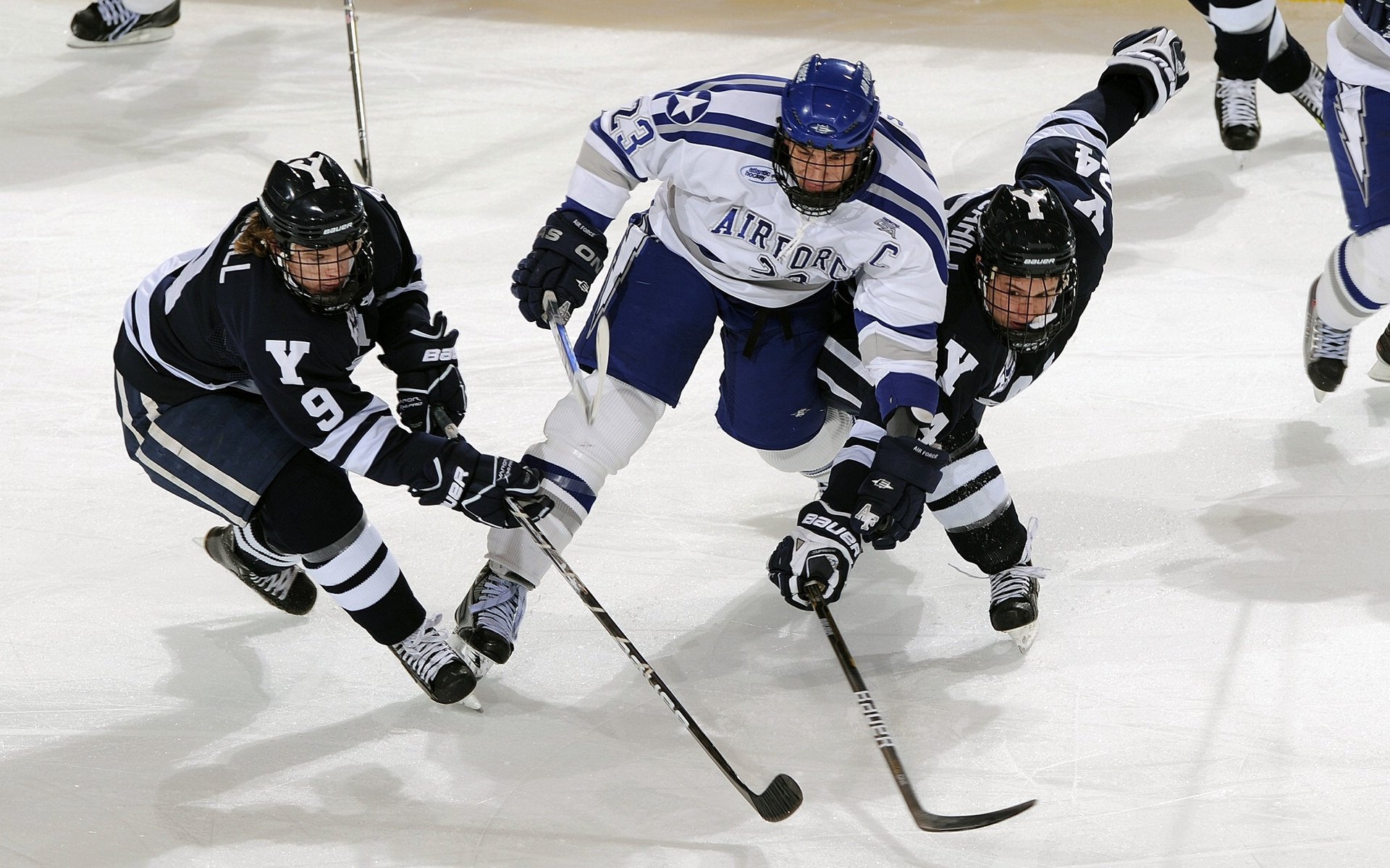 北欧寒冰难阻蓝月锋芒，三笘薰关键先生本色，曼城横扫芬兰展欧冠雄心